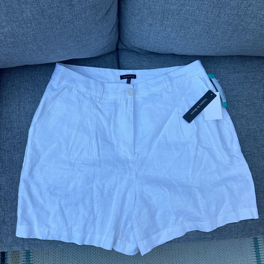VIOLETS & ROSES
Lilly High Rise Linen Short - Picture 1 of 4